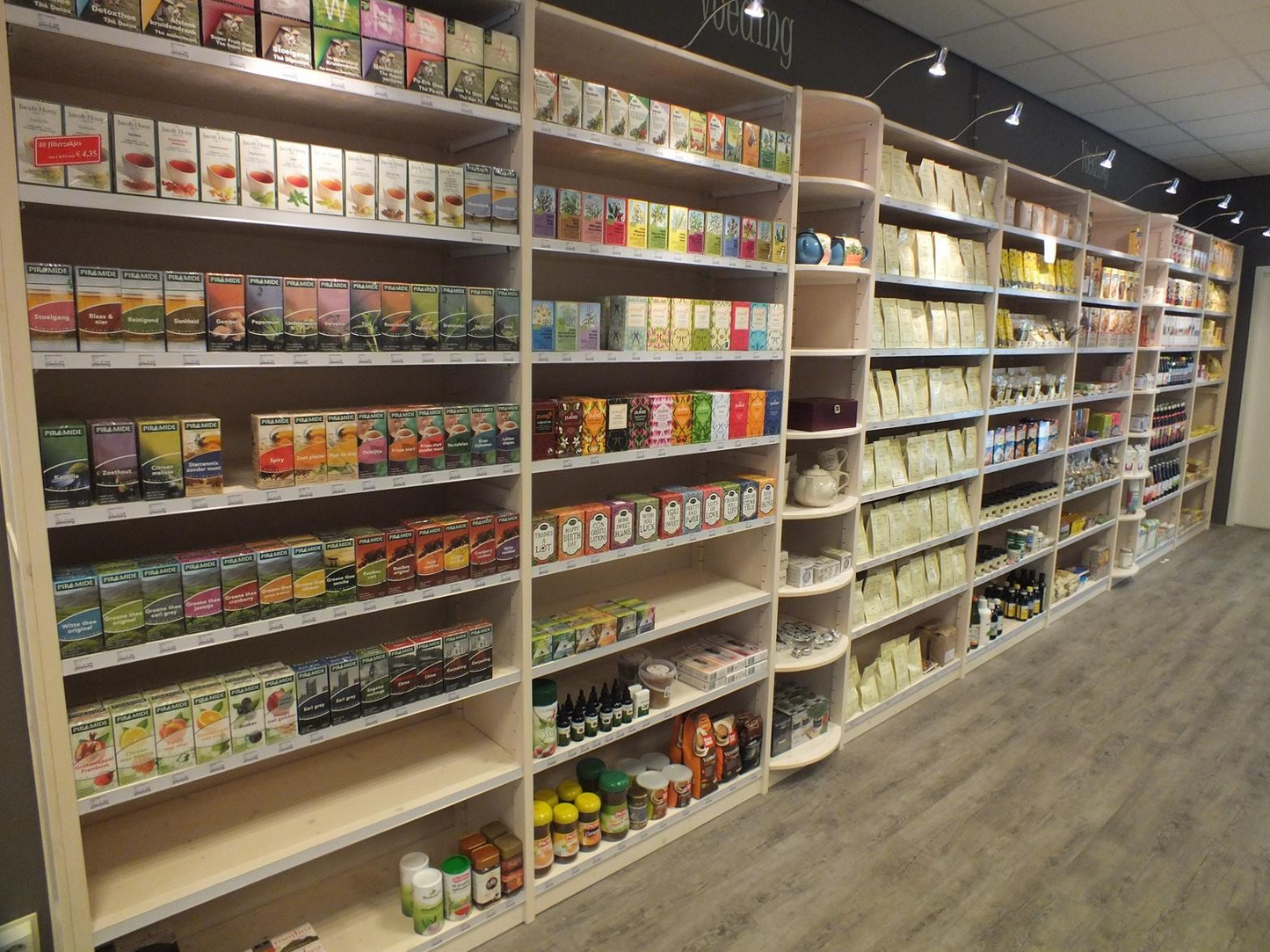 Étagère modulable en bois Brumorek hauteur 94cm - 153cm ( 2 échelles, 4 tablettes, 16 crochets, 1 croisillon)