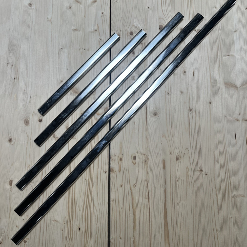 Barre de penderie Brumorek disponible en 5 longueurs de 45 à 120 cm pour dressing modulable