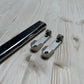 Fixations métalliques de la barre de penderie Brumorek pour pose sous tablette d'étagère